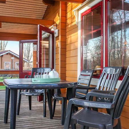 Awesome Home In Gramsbergen With Kitchen Eksteriør bilde